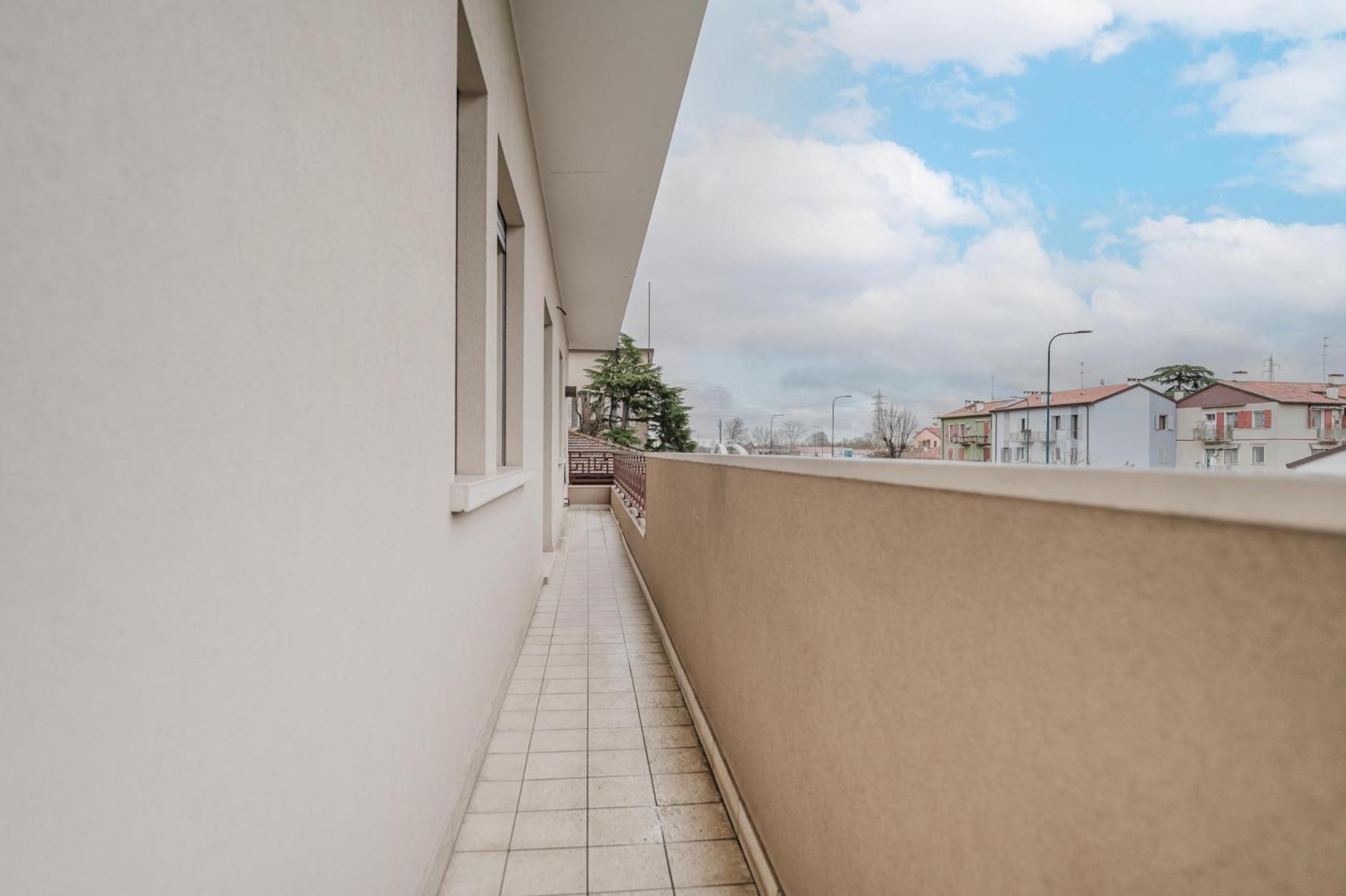 Lucrezia - 10 Min From & Free Parking Apartament Wenecja