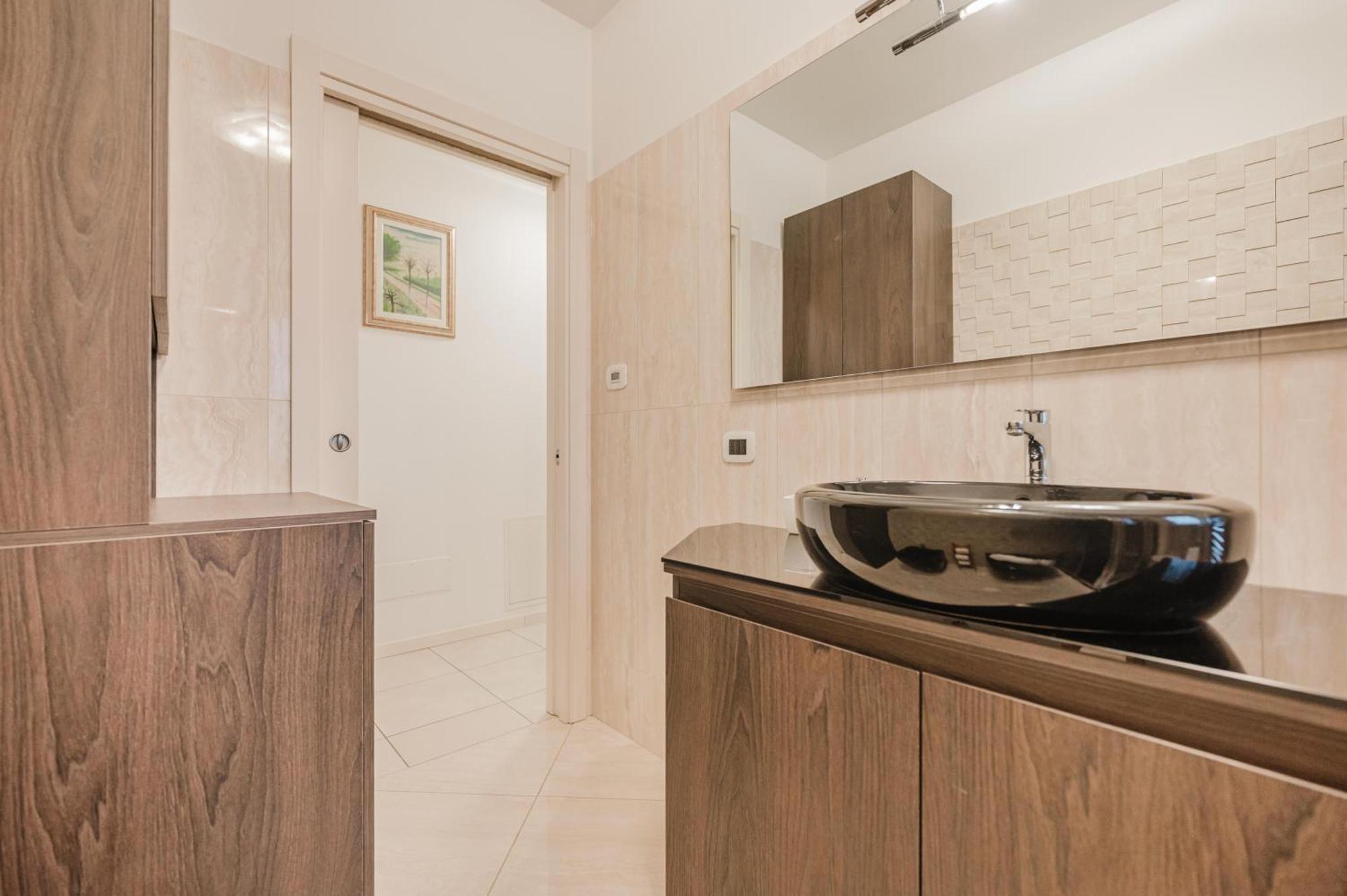 Apartament Lucrezia - 10 Min From & Free Parking *